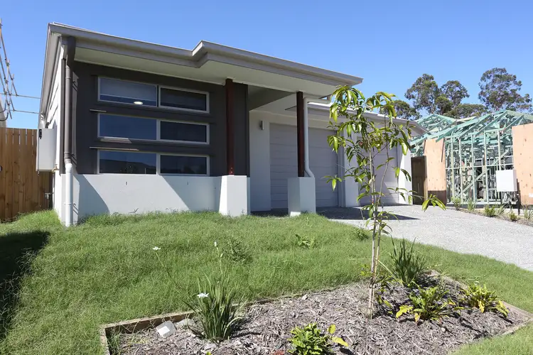 1/16 Beat Street, Ripley QLD 4306