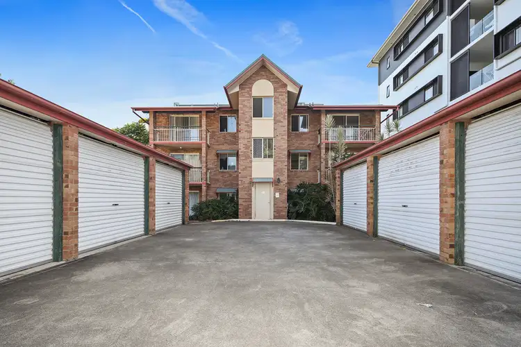 2/15 Nellie Street, Nundah QLD 4012