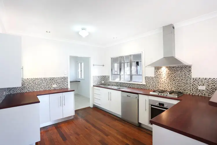7 Redbank Road