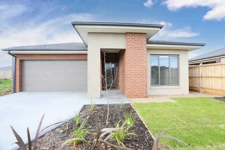 24 Hutchison Road, Mambourin VIC 3024