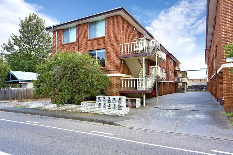 57 Caroline St