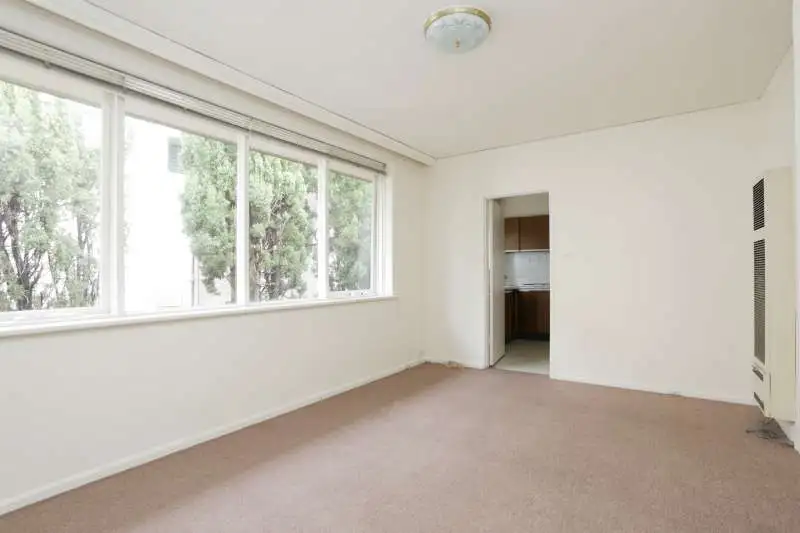 Main view of Homely apartment listing, 7/6 Beach Avenue, Elwood VIC 3184
