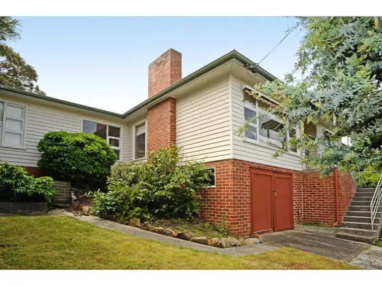 56 Begonia Street, Lindisfarne TAS 7015