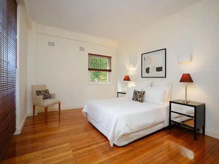 Second view of Homely apartment listing, 5/22 Roslyn Gardens, Elizabeth Bay NSW 2011
