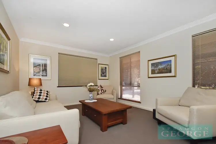 10 Hawley Place, Marangaroo WA 6064