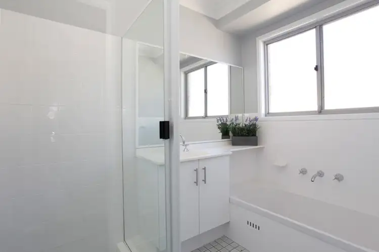 Sixth view of Homely house listing, 33 Glading Close, Lake Haven NSW 2263