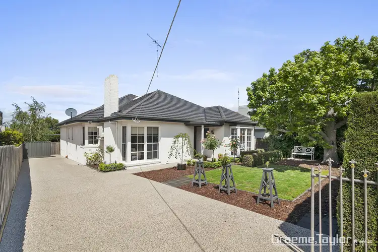 11 Fairmont Road, Newtown VIC 3220