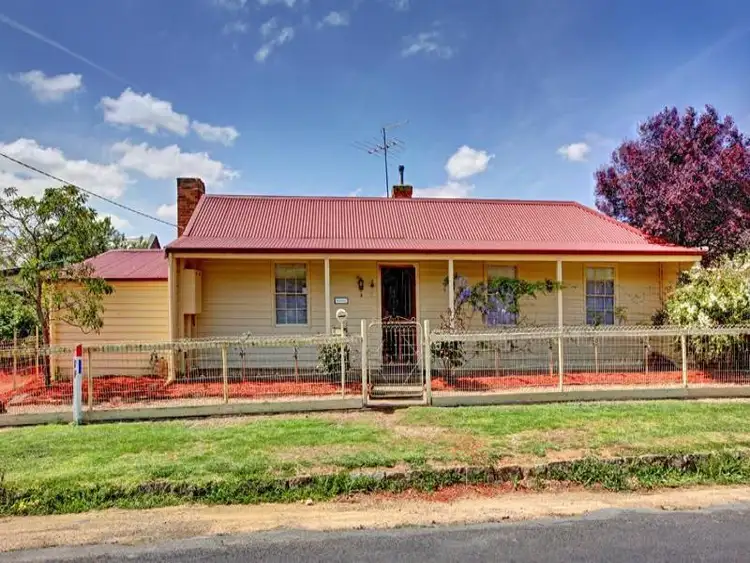 8 MELBOURNE STREET, Kilmore VIC 3764
