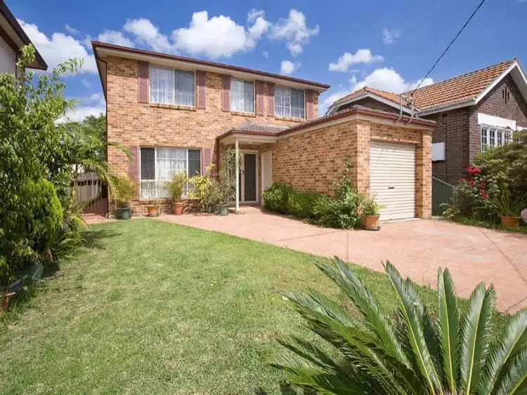 12 Seymour Pde, Belfield NSW 2191