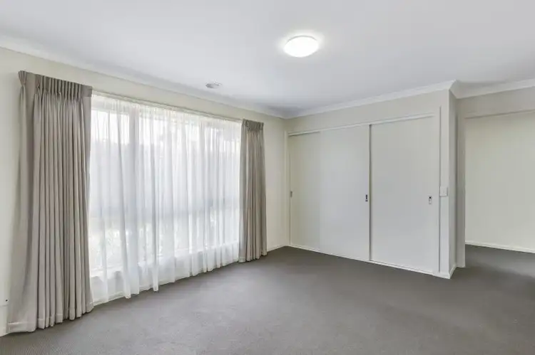 Sixth view of Homely unit listing, 2/8 WILLIAM STREET, Cranbourne VIC 3977