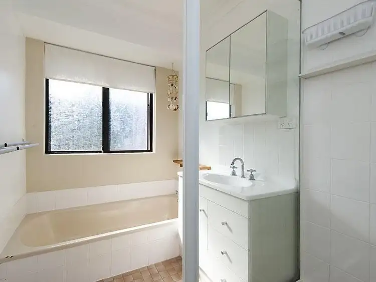 Fifth view of Homely house listing, 8 Dionne Place, Gosnells WA 6110