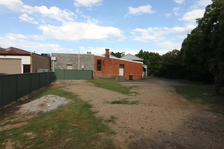 4 Burke Street, Bright VIC 3741