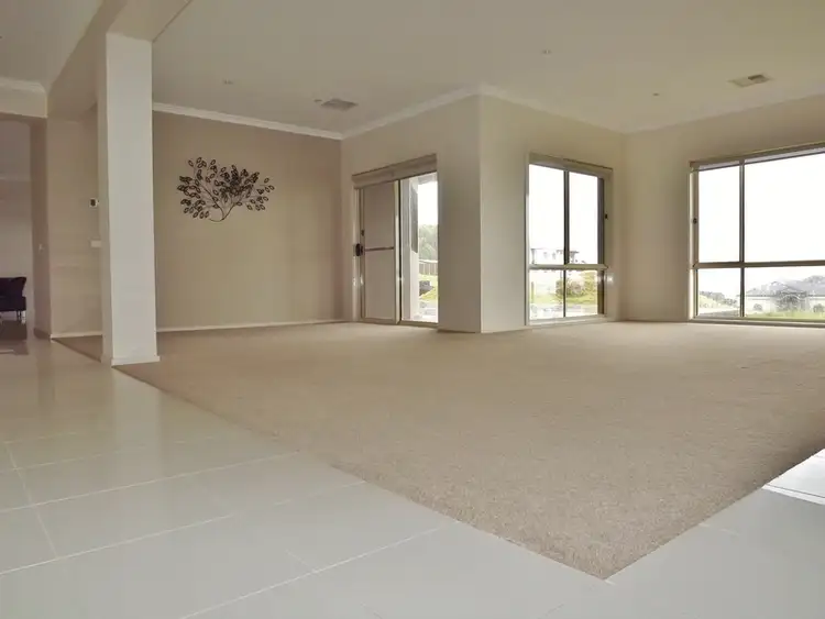 Seventh view of Homely house listing, 1 Sharnee Court, Moe VIC 3825