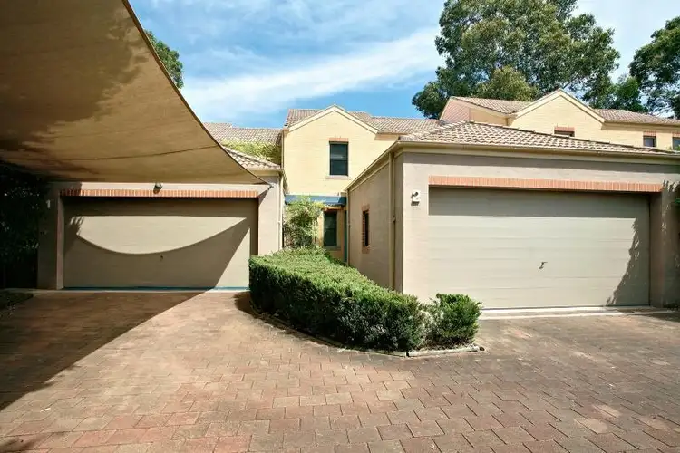 2/20 Continua Crt, Wattle Grove NSW 2173