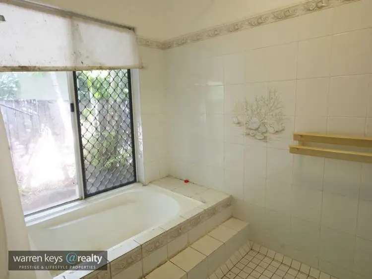 Sixth view of Homely house listing, 4 LEGRET CLOSE, Clifton Beach QLD 4879