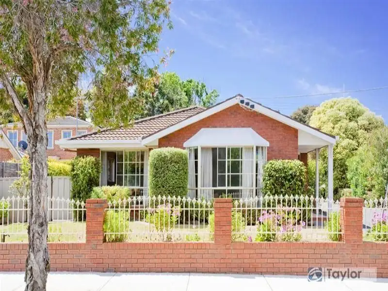 Main view of Homely unit listing, 1/6A Huntingdon Street, Newtown VIC 3220