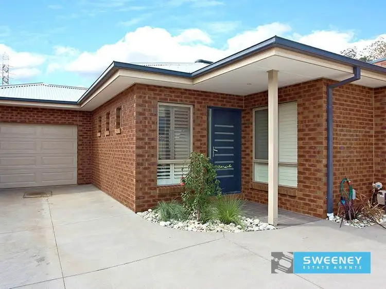 2/32 Clematis Avenue, Altona North VIC 3025