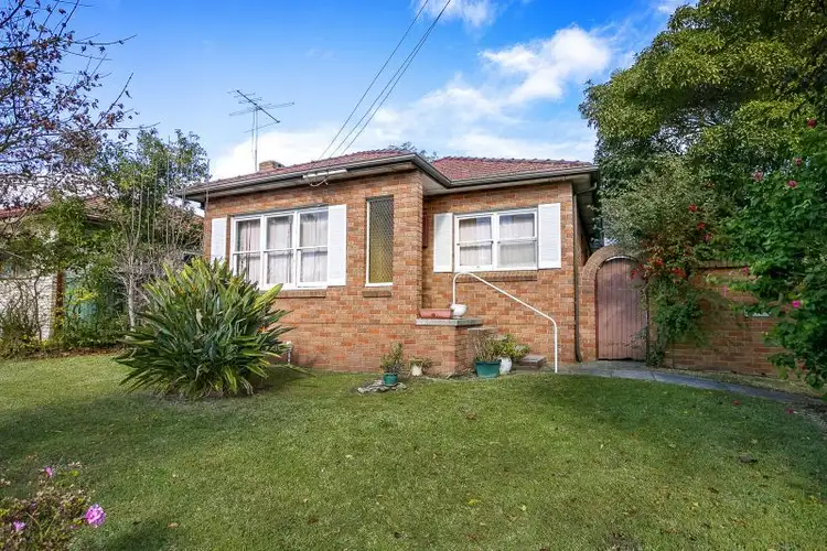 68 Easton Avenue, Sylvania NSW 2224
