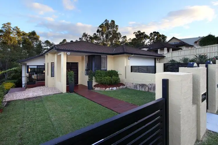 19 Sherborne Place, Chapel Hill QLD 4069