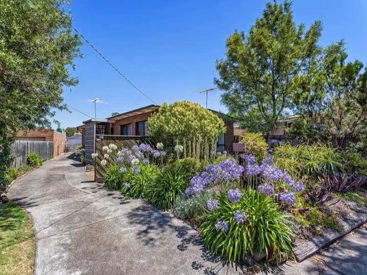 15 Akuna Street, Altona VIC 3018
