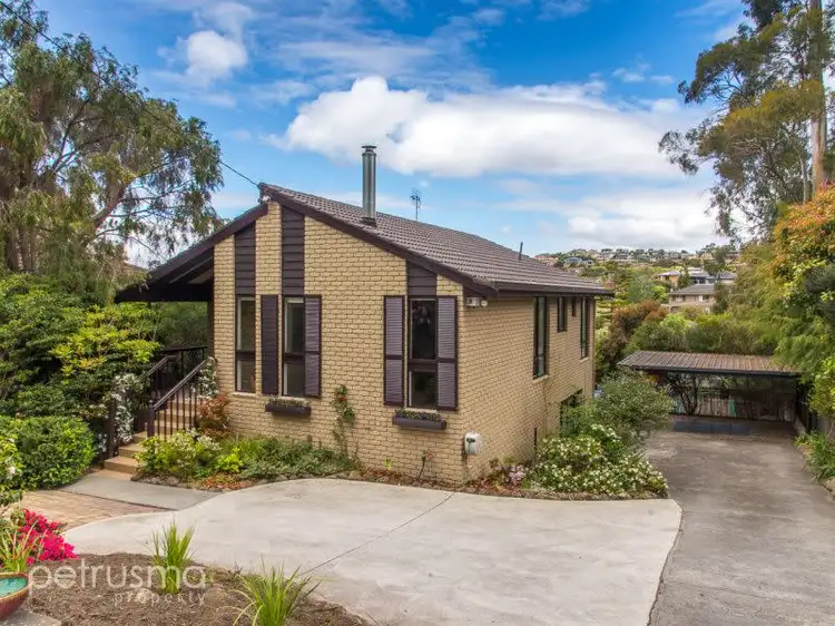 17 Tarana Road, Blackmans Bay TAS 7052