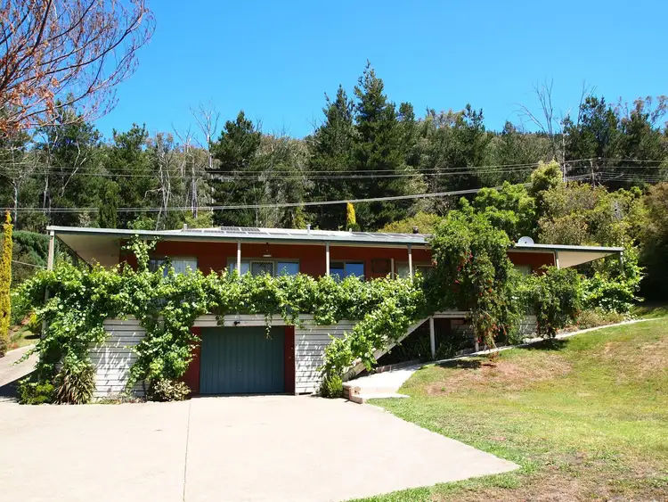 25 Walkers Lane, Bright VIC 3741