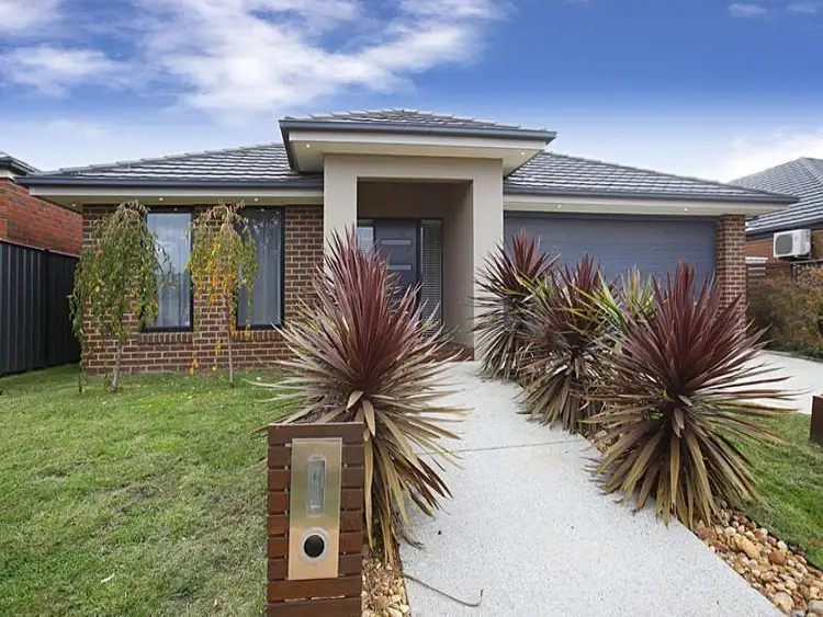 16 Whitlam Green, Point Cook VIC 3030