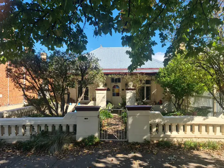206 Russell Street, Bathurst NSW 2795