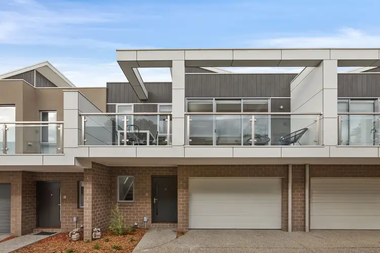 10 Erinvale Close, Mooroolbark VIC 3138