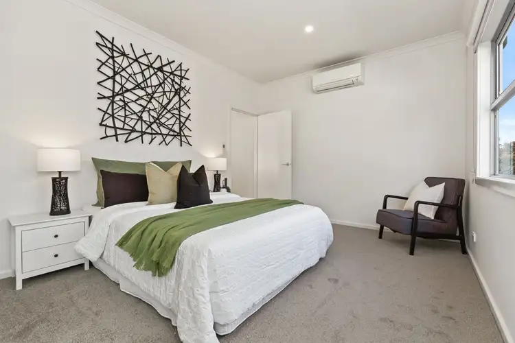 Fifth view of Homely townhouse listing, 10 Erinvale Close, Mooroolbark VIC 3138