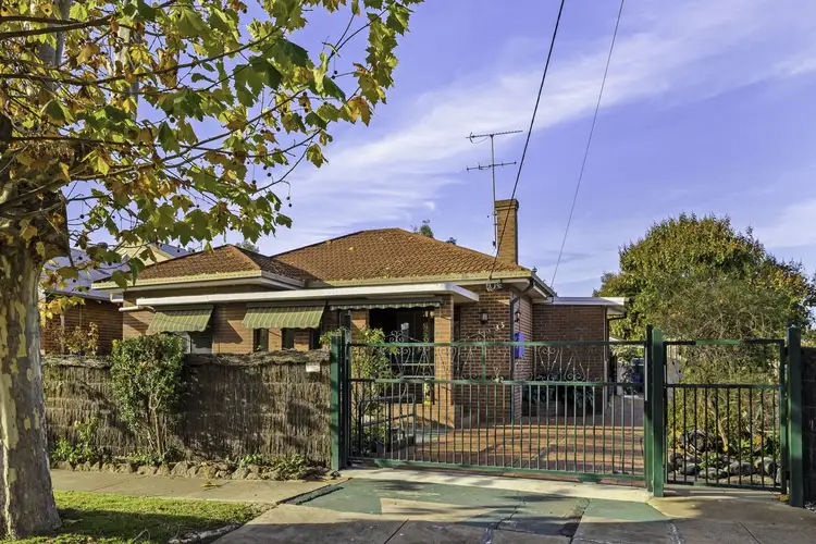 35 Gossett Street, Wagga Wagga NSW 2650