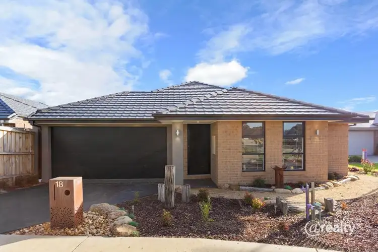 18 Sandpiper Circuit, Cowes VIC 3922