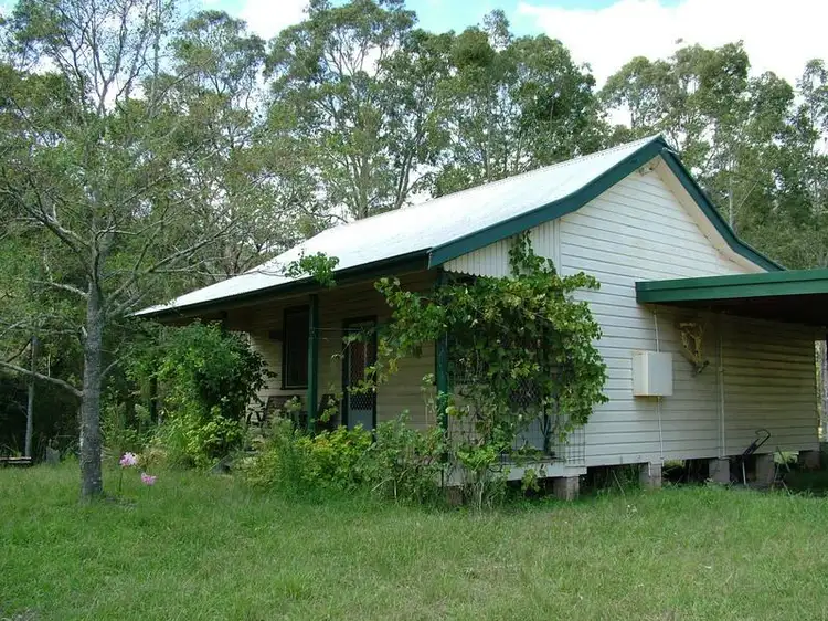- GLOUCESTER TOPS  Road, Berrico NSW 2422