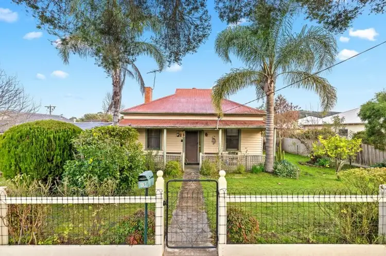 15 Saint Leonards Road, Healesville VIC 3777