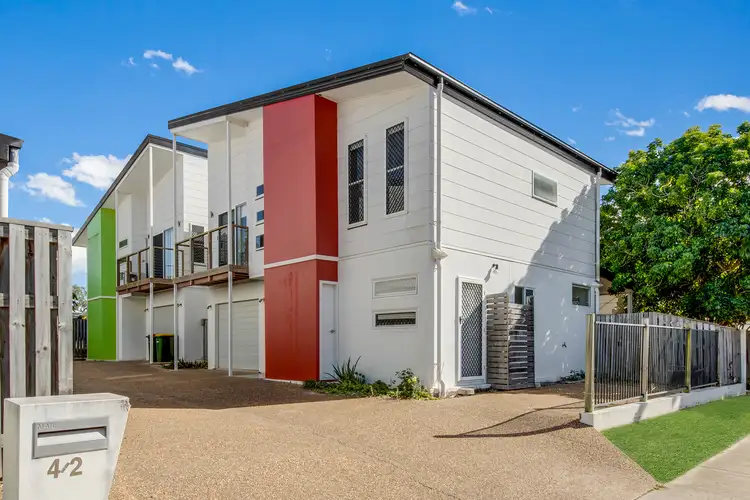 4/2 Harmony, Clinton QLD 4680