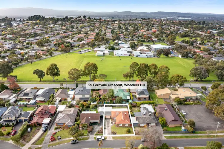 29 Fernvale Crescent, Wheelers Hill VIC 3150