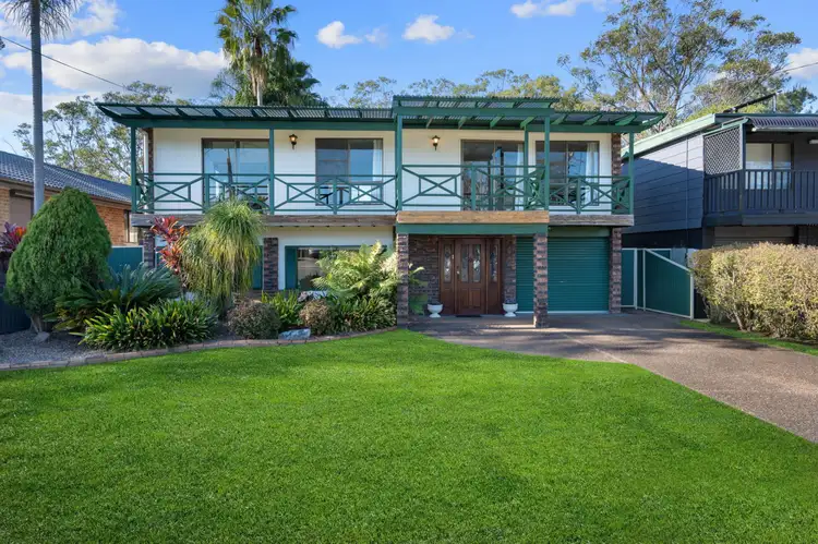 9 Penguin Road, Blue Haven NSW 2262
