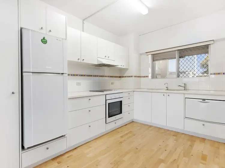 Fifth view of Homely unit listing, 2/153 Esplanade, Rockingham WA 6168