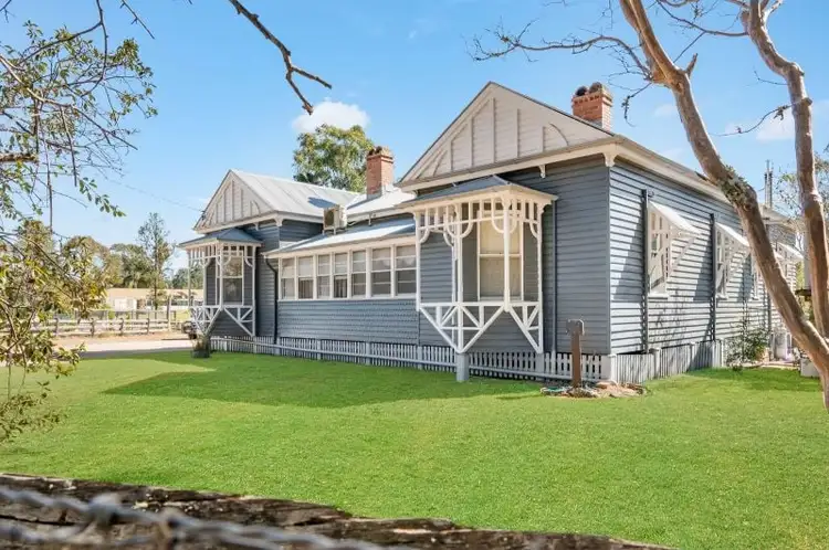 50 Albert Street West, Crows Nest QLD 4355