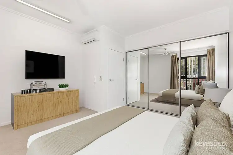 Third view of Homely apartment listing, 4/5 Kingsway Place, Townsville City QLD 4810