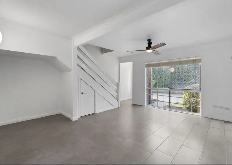 Main view of Homely townhouse listing, 4/2792 Logan Road, Underwood QLD 4119