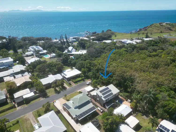 8 Lambert Court, Slade Point QLD 4740