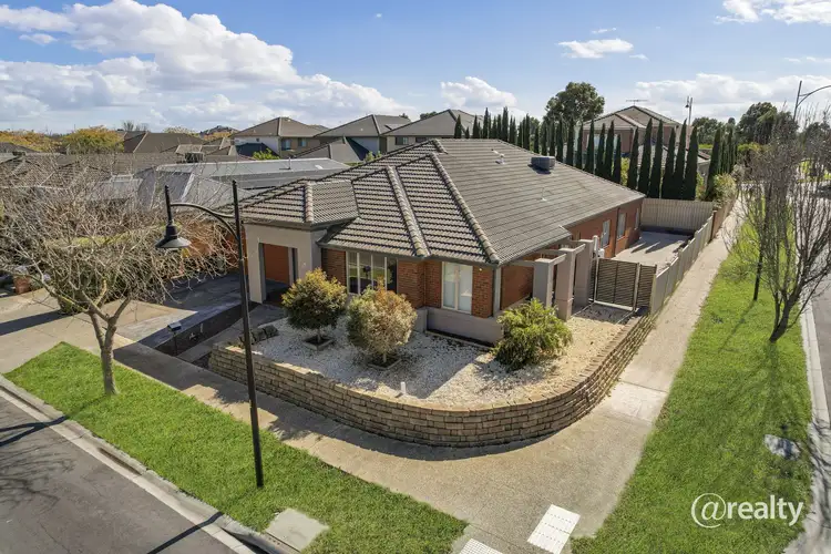 2 Cook Street, Caroline Springs VIC 3023