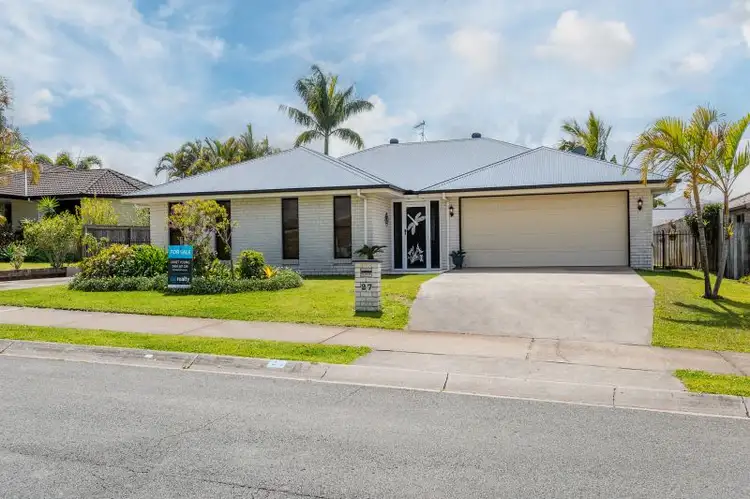 27 Tarwhine Street, Tin Can Bay QLD 4580