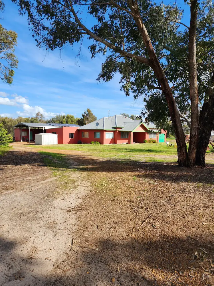 558 Cooraminning Road, Dumberning WA 6312