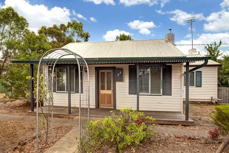 33 FIRST STREET, Broadford VIC 3658