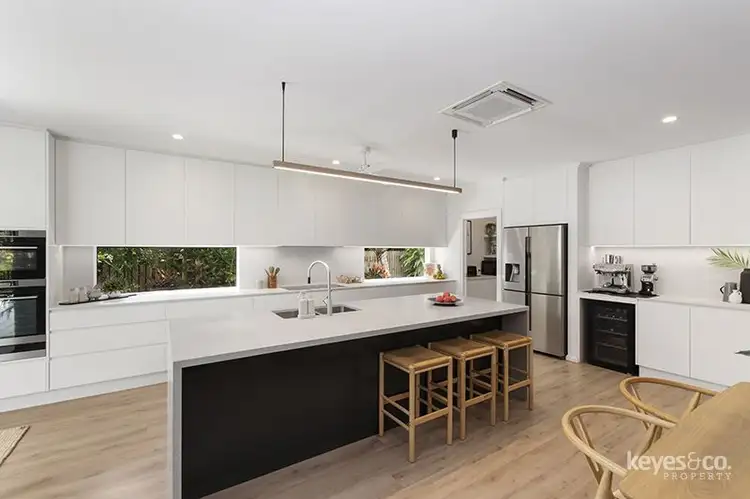 17 Mango Avenue