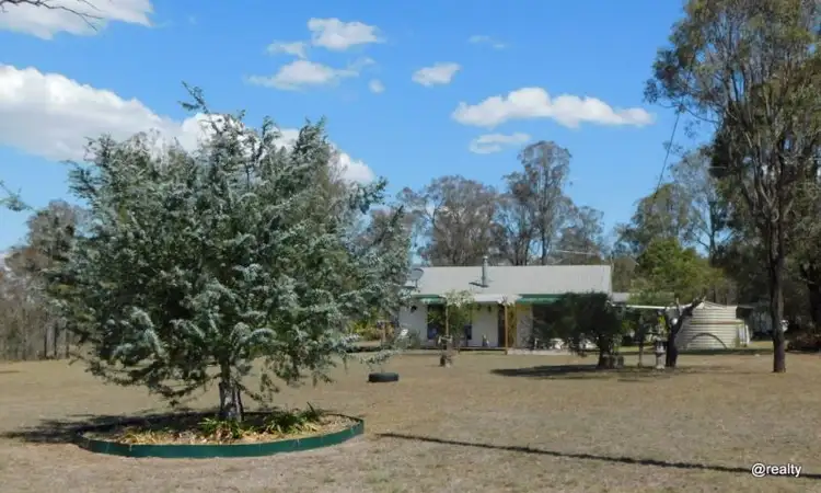 6 Braziers Road, Nanango QLD 4615