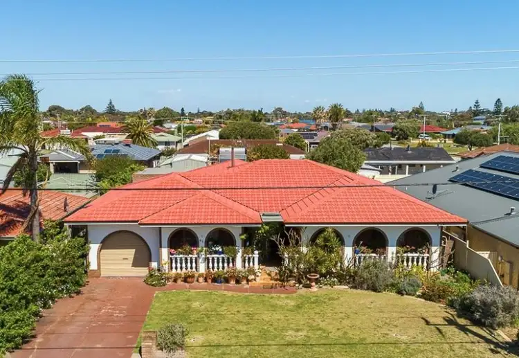 65 Malibu Road, Safety Bay WA 6169