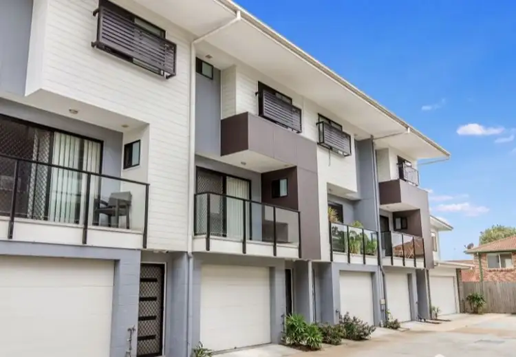 10 Riverview Road